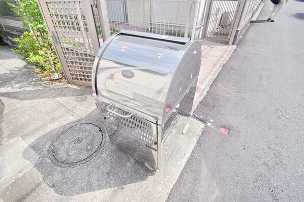 アザレ読売ランドD棟の物件内観写真